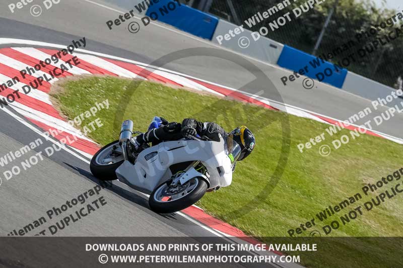 donington no limits trackday;donington park photographs;donington trackday photographs;no limits trackdays;peter wileman photography;trackday digital images;trackday photos